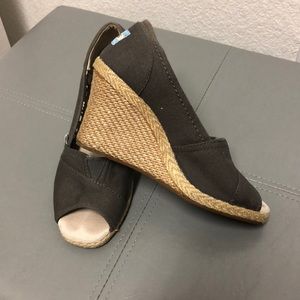 TOMS wedges